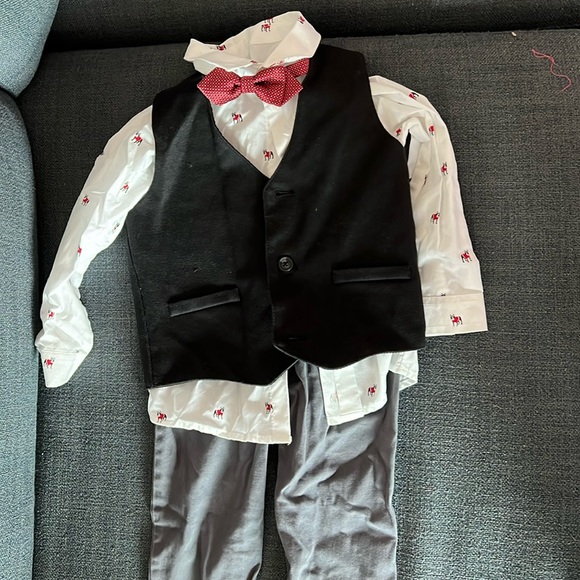 Adorable 4 piece dress set - Picture 1 of 3
